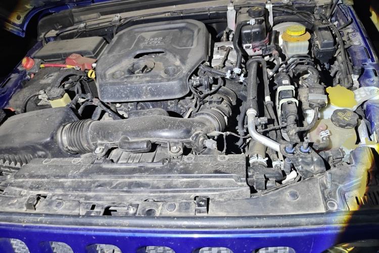 Used Jeep Wrangler 2018 2.0T Sahara Four-Door Edition Engine Bay