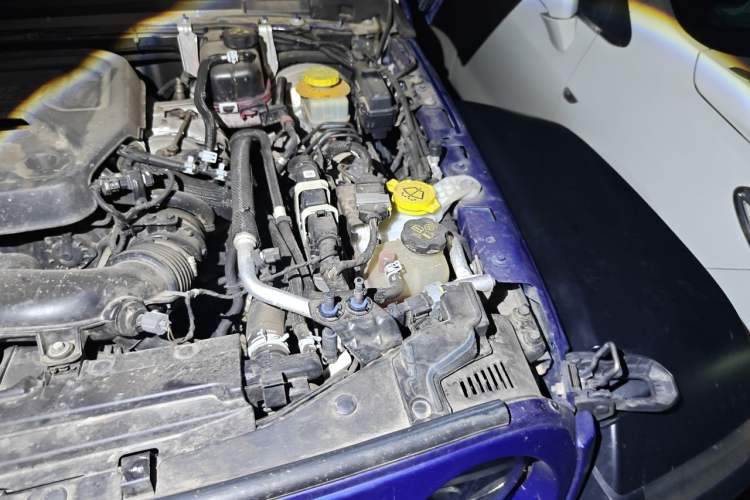 Used Jeep Wrangler 2018 2.0T Sahara Four-Door Edition Engine Bay Left