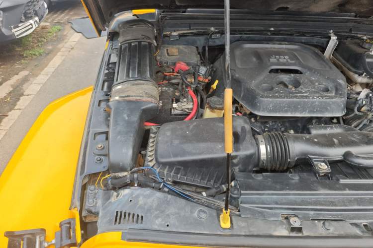 Used Jeep Wrangler 2018 2.0T Sahara Four-Door Edition Engine Bay Right