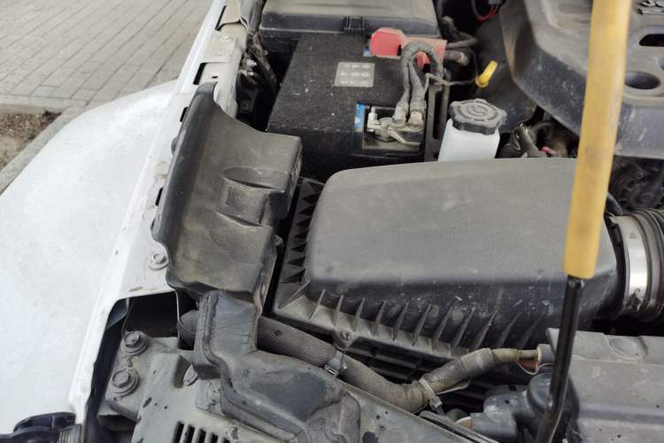 Used Jeep Wrangler 2018 2.0T Sahara Four-Door Edition Engine Bay Right
