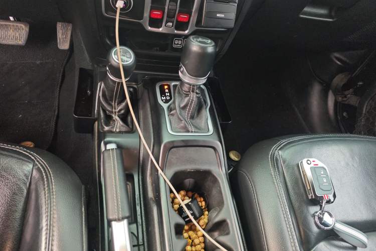 Used Jeep Wrangler 2018 2.0T Sahara Four-Door Edition Gear Lever
