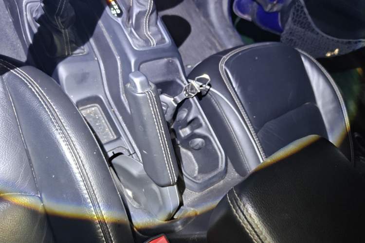 Used Jeep Wrangler 2018 2.0T Sahara Four-Door Edition Gear Lever