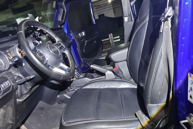 Used Jeep Wrangler 2018 2.0T Sahara Four-Door Edition Left Front Seat