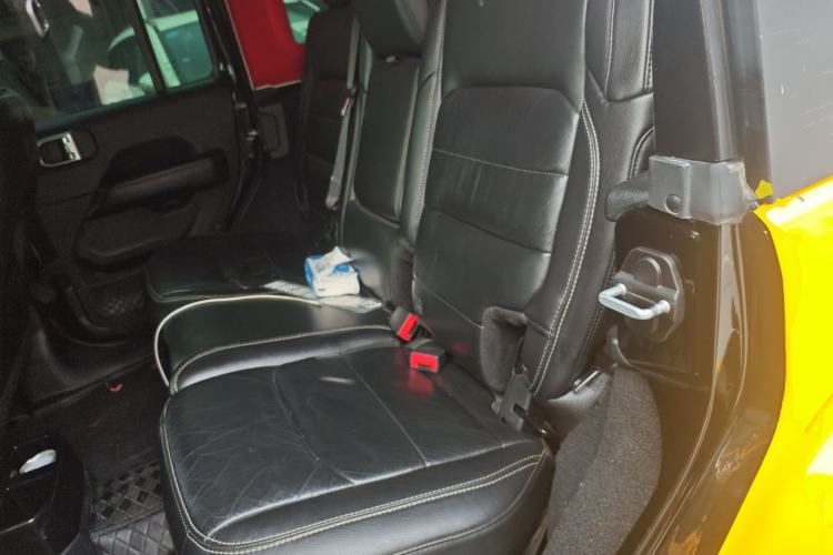Used Jeep Wrangler 2018 2.0T Sahara Four-Door Edition Left Rear Seat