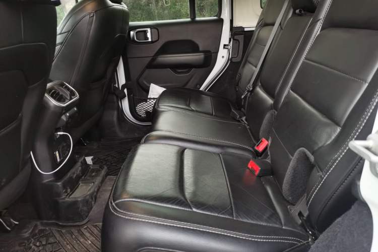 Used Jeep Wrangler 2018 2.0T Sahara Four-Door Edition Left Rear Seat