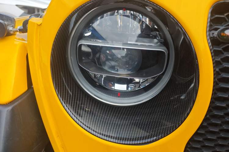 Used Jeep Wrangler 2018 2.0T Sahara Four-Door Edition Right Front Headlight