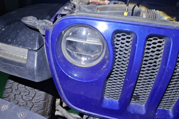 Used Jeep Wrangler 2018 2.0T Sahara Four-Door Edition Right Front Headlight