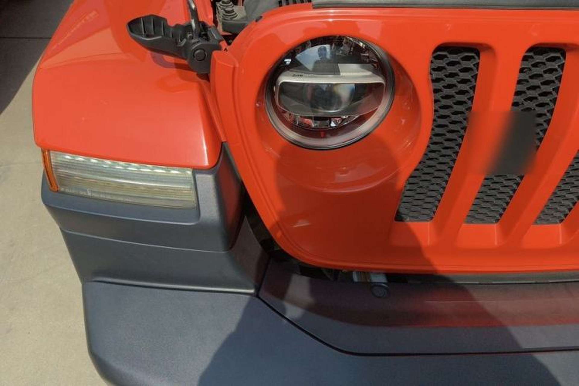 Used Jeep Wrangler 2018 2.0T Sahara Four-Door Edition Right Front Headlight