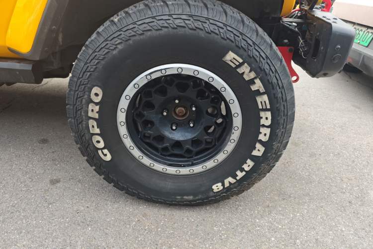 Used Jeep Wrangler 2018 2.0T Sahara Four-Door Edition Right Front Wheel Hub