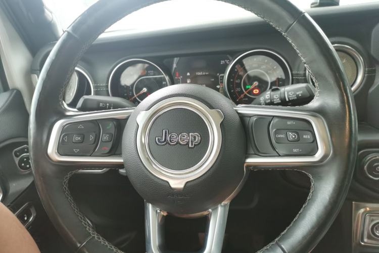Used Jeep Wrangler 2018 2.0T Sahara Four-Door Edition Steering Wheel