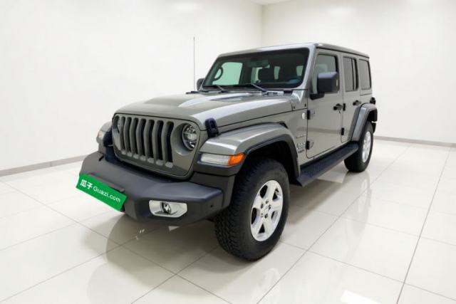 Ojetý Jeep Wrangler 2018 2.0T Sahara Four-Door Edition