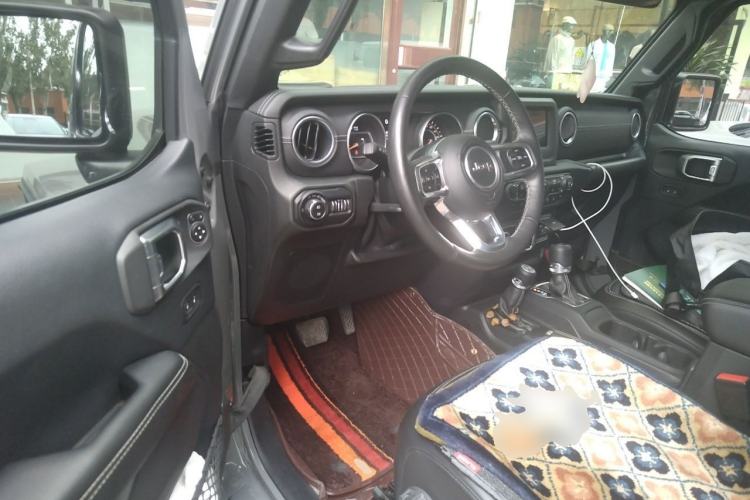 Used Jeep Wrangler 2018 2.0T Sahara Four-Door Edition Driver Seat