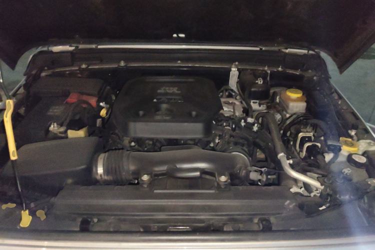 Used Jeep Wrangler 2018 2.0T Sahara Four-Door Edition Engine Bay