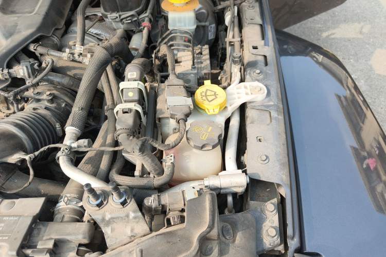 Used Jeep Wrangler 2018 2.0T Sahara Four-Door Edition Engine Bay Left