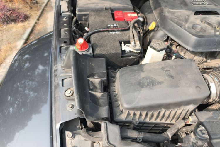 Used Jeep Wrangler 2018 2.0T Sahara Four-Door Edition Engine Bay Right