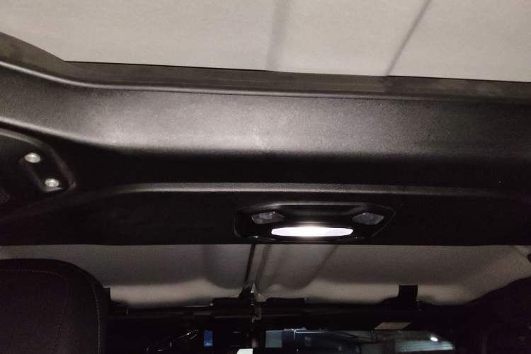 Used Jeep Wrangler 2018 2.0T Sahara Four-Door Edition Headliner