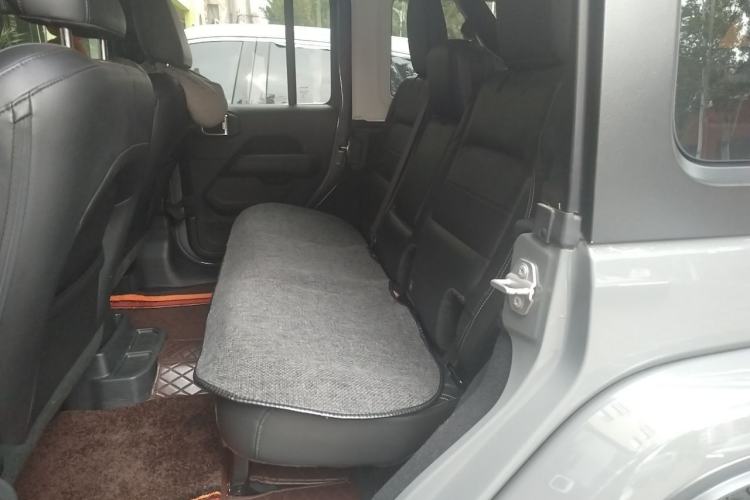 Used Jeep Wrangler 2018 2.0T Sahara Four-Door Edition Left Rear Seat
