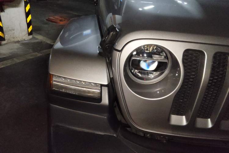 Used Jeep Wrangler 2018 2.0T Sahara Four-Door Edition Right Front Headlight