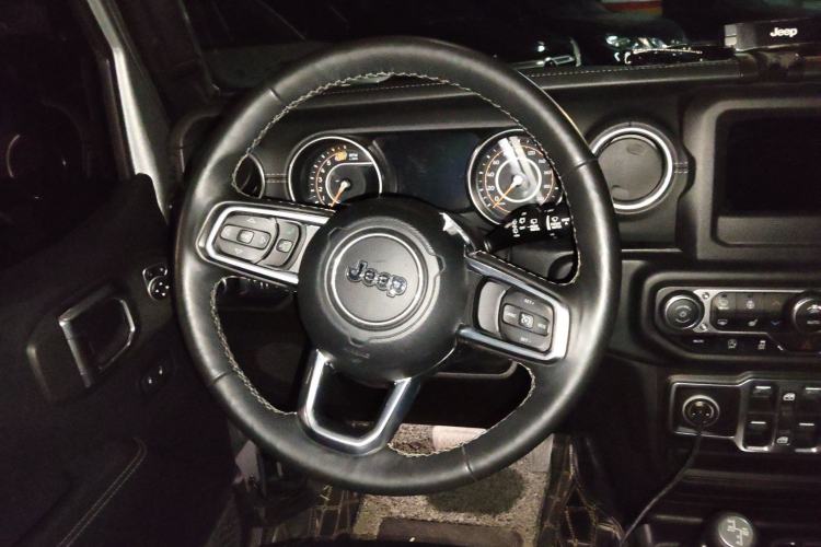 Used Jeep Wrangler 2018 2.0T Sahara Four-Door Edition Steering Wheel
