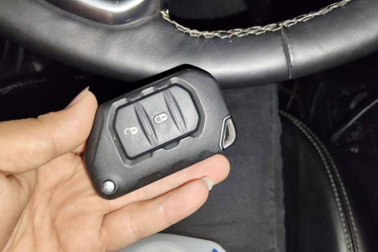 Used Jeep Wrangler 2018 2.0T Sahara Four-Door Edition Vehicle Key
