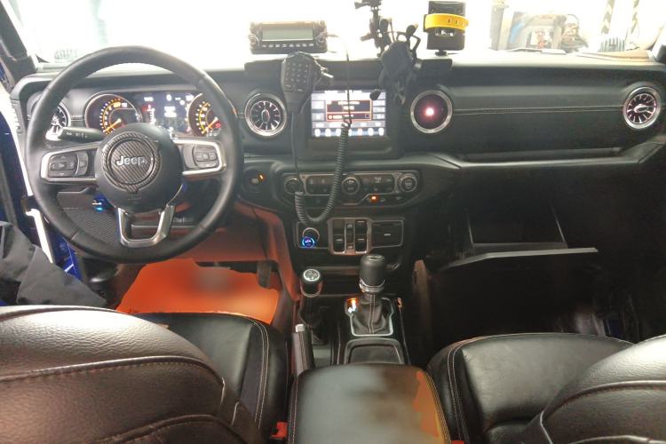 Used Jeep Wrangler 2018 2.0T Sahara Four-Door Edition Center Console