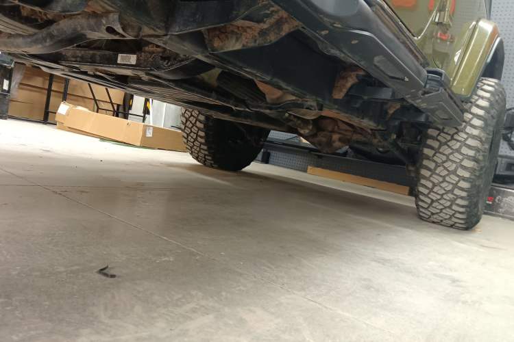 Used Jeep Wrangler 2018 2.0T Sahara Four-Door Edition Chassis Front Left