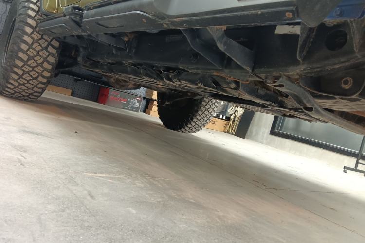 Used Jeep Wrangler 2018 2.0T Sahara Four-Door Edition Chassis Front Right