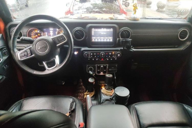 Used Jeep Wrangler 2018 2.0T Sahara Four-Door Edition Center Console