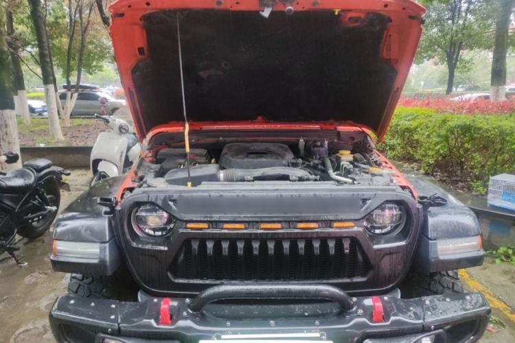 Used Jeep Wrangler 2018 2.0T Rubicon Four-Door Edition Engine Bay