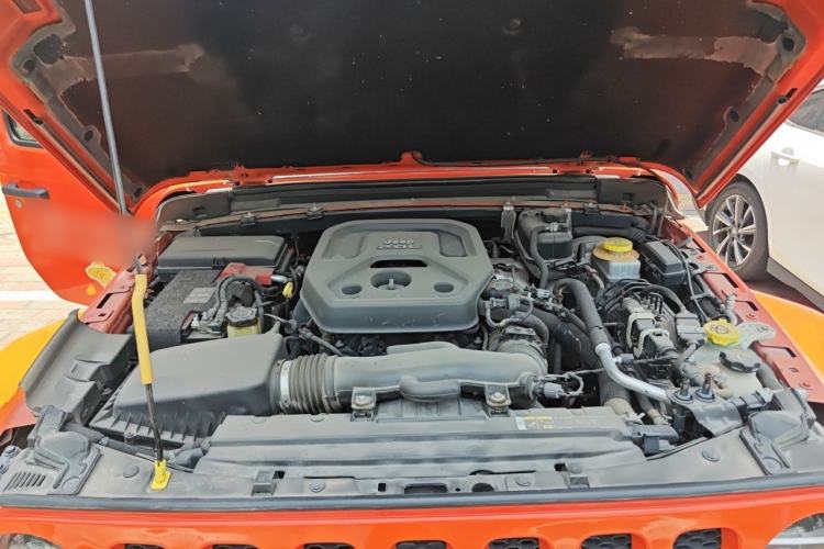 Used Jeep Wrangler 2018 2.0T Sahara Four-Door Edition Engine Bay