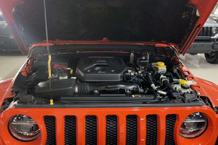 Used Jeep Wrangler 2018 2.0T Sahara Four-Door Edition Engine Bay