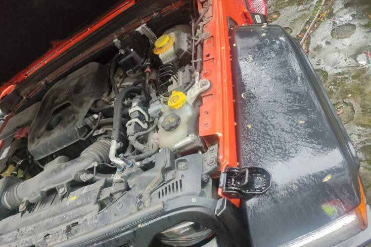 Used Jeep Wrangler 2018 2.0T Rubicon Four-Door Edition Engine Bay Left