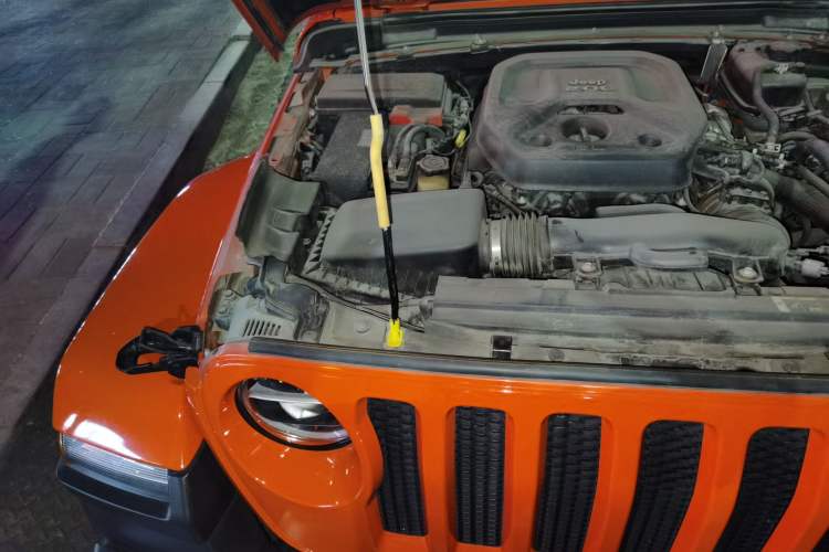 Used Jeep Wrangler 2018 2.0T Sahara Four-Door Edition Engine Bay Right
