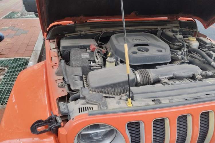 Used Jeep Wrangler 2018 2.0T Sahara Four-Door Edition Engine Bay Right
