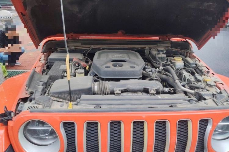 Used Jeep Wrangler 2018 2.0T Sahara Four-Door Edition Engine Bay