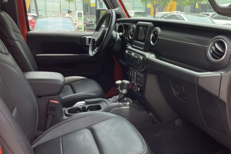 Used Jeep Wrangler 2018 2.0T Sahara Four-Door Edition Exterior 10