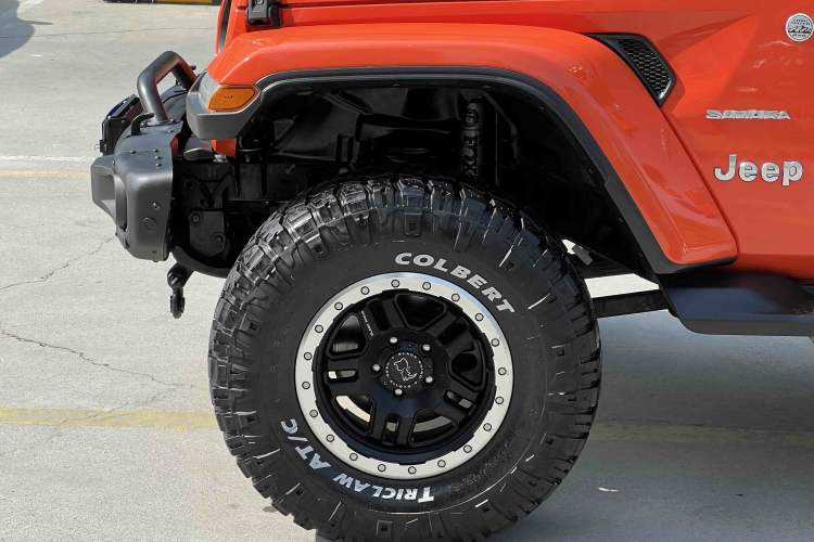 Used Jeep Wrangler 2018 2.0T Sahara Four-Door Edition Exterior 14