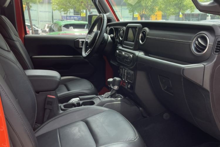 Used Jeep Wrangler 2018 2.0T Sahara Four-Door Edition Exterior 4