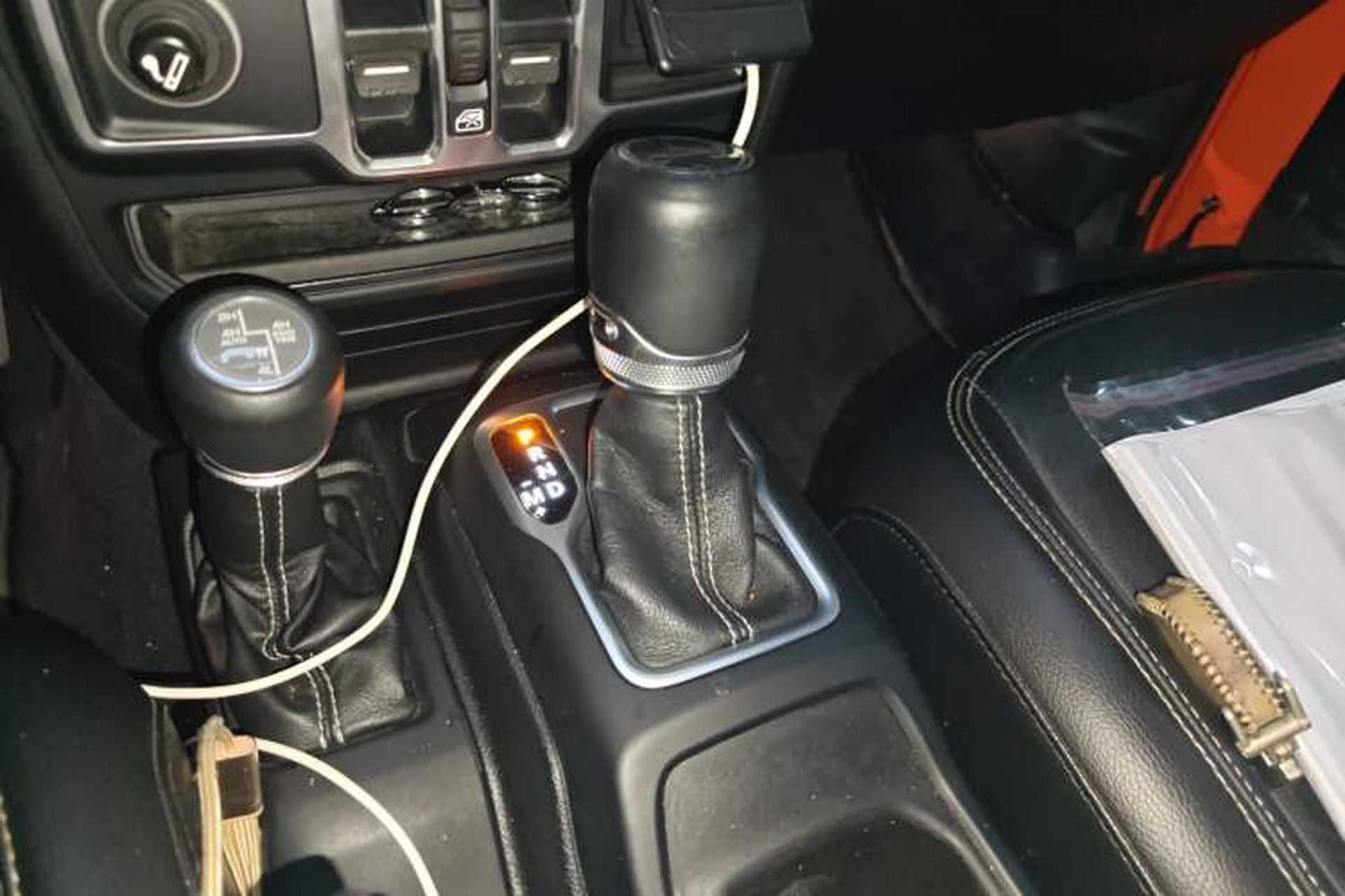 Used Jeep Wrangler 2018 2.0T Rubicon Four-Door Edition Gear Lever