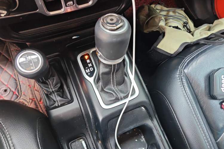 Used Jeep Wrangler 2018 2.0T Sahara Four-Door Edition Gear Lever