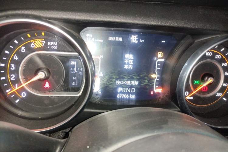 Used Jeep Wrangler 2018 2.0T Sahara Four-Door Edition Instrument Cluster