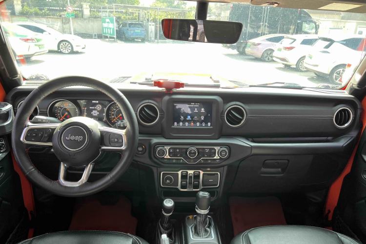 Used Jeep Wrangler 2018 2.0T Sahara Four-Door Edition Interior 4