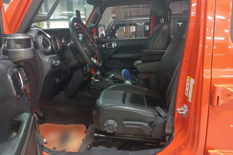 Used Jeep Wrangler 2018 2.0T Sahara Four-Door Edition Left Front Seat