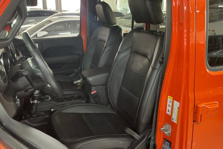 Used Jeep Wrangler 2018 2.0T Sahara Four-Door Edition Left Front Seat