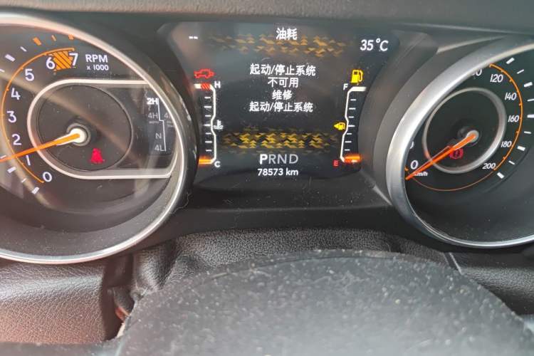 Used Jeep Wrangler 2018 2.0T Sahara Four-Door Edition Odometer Close Up
