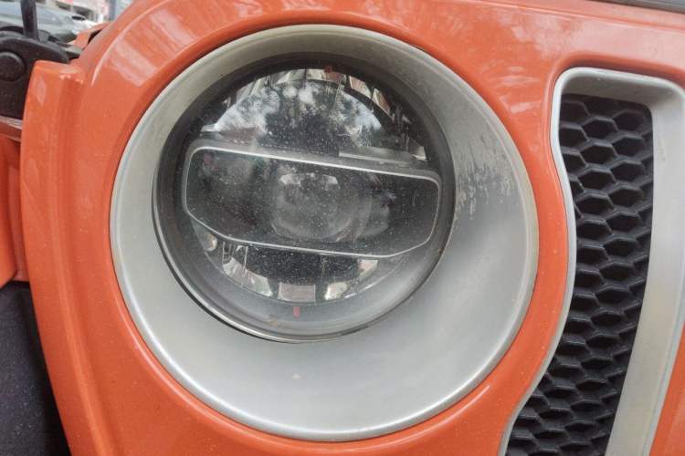 Used Jeep Wrangler 2018 2.0T Sahara Four-Door Edition Right Front Headlight
