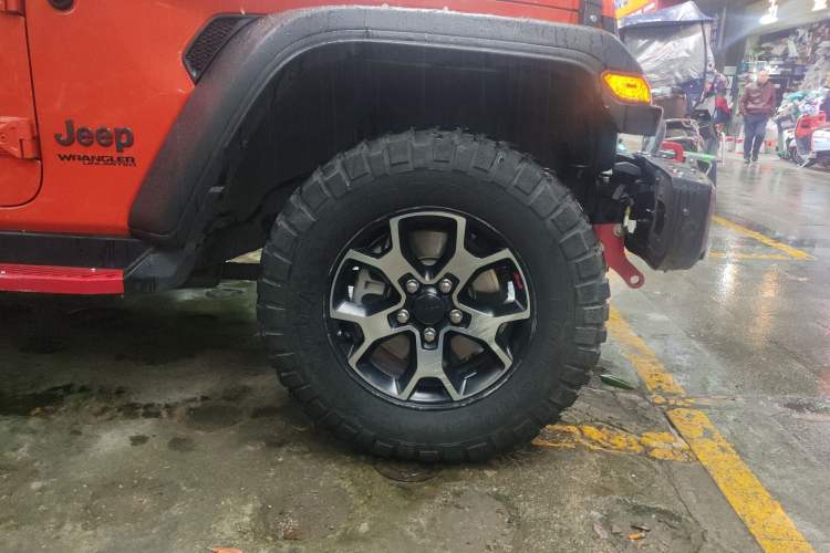 Used Jeep Wrangler 2018 2.0T Rubicon Four-Door Edition Right Front Wheel Hub