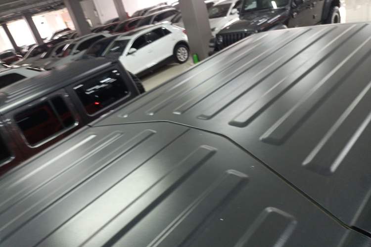 Used Jeep Wrangler 2018 2.0T Sahara Four-Door Edition Roof