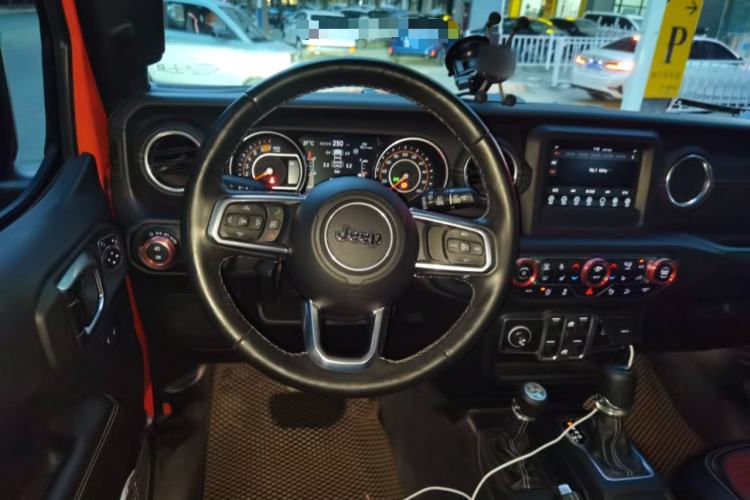 Used Jeep Wrangler 2018 2.0T Sahara Four-Door Edition Steering Wheel