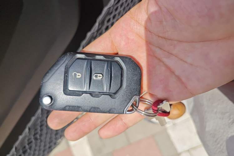 Used Jeep Wrangler 2018 2.0T Sahara Four-Door Edition Vehicle Key